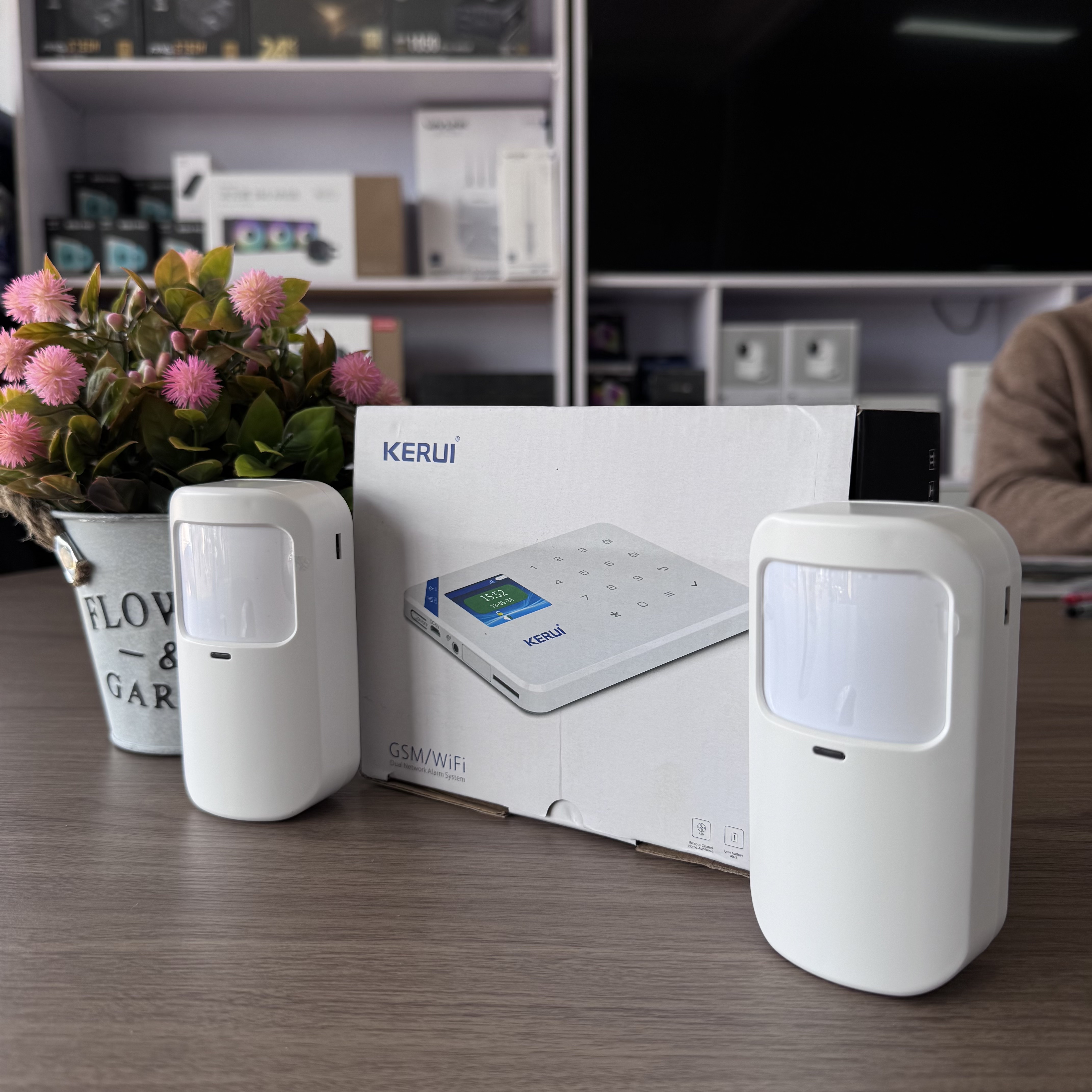 KERUI W18 (Système d’alarme intelligent Wi-Fi & GSM)