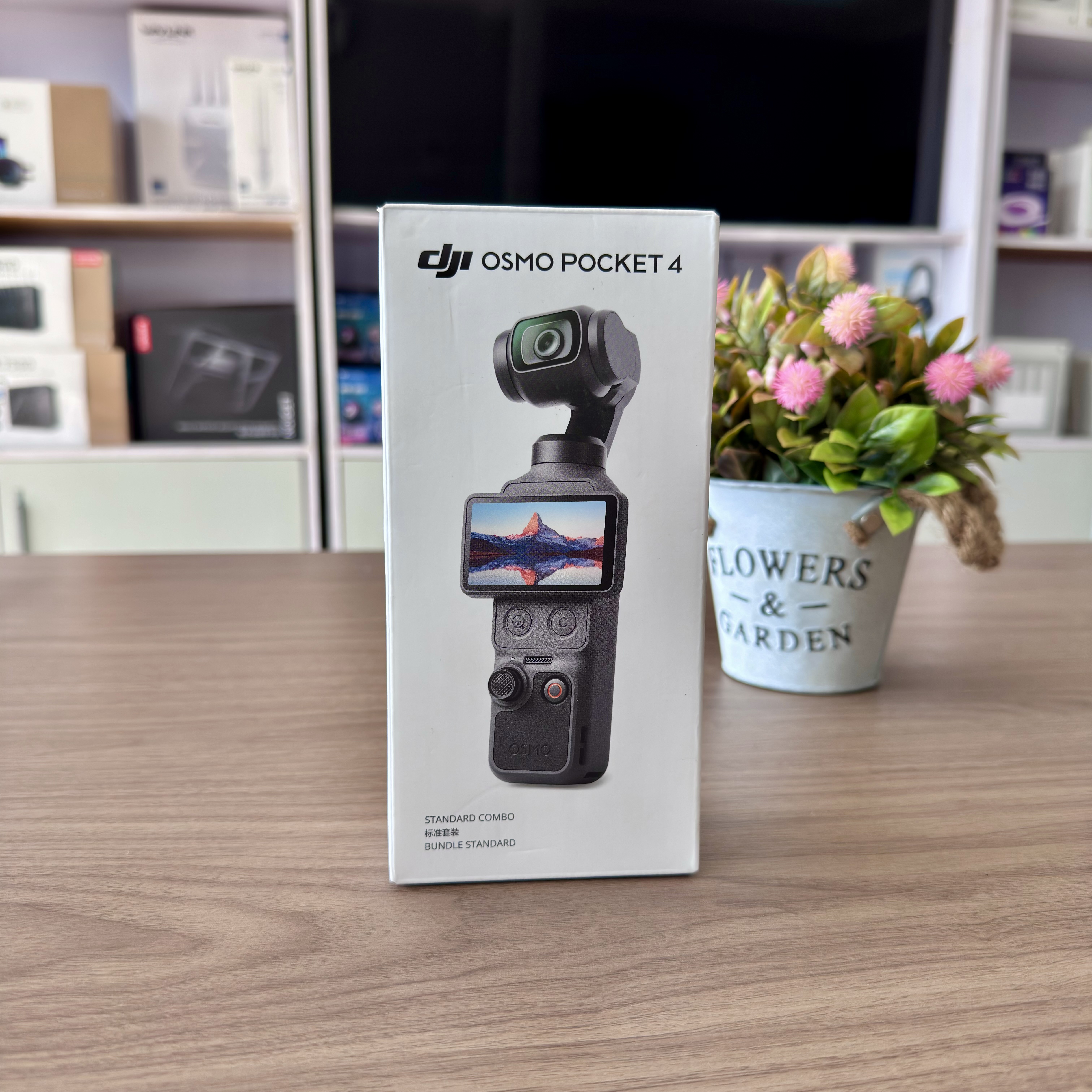 DJI Osmo Pocket 4